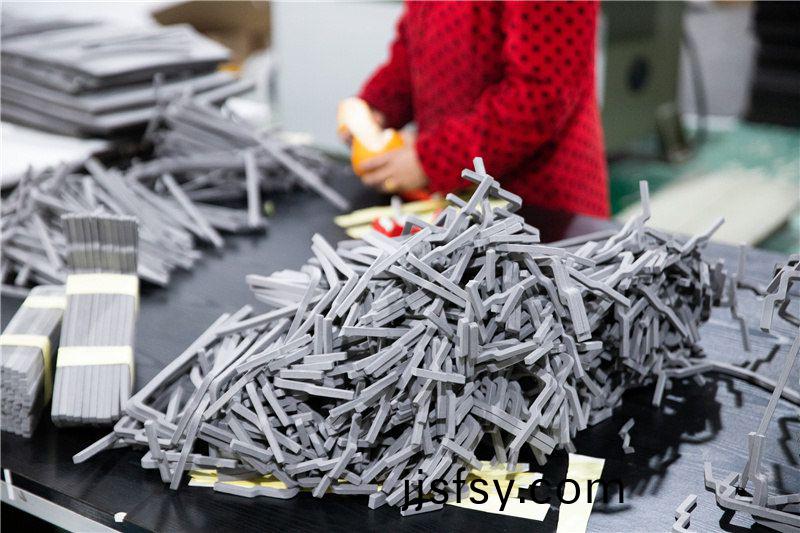 CR減(jian)震保(bao)溫條